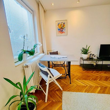 Uma- Urban Mini Apartment Szkopje Kültér fotó